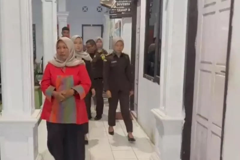 Kejari tetapkan bendahara DP3A Sarolangun sebagai tersangka kasus SPJ fiktif Kejari tetapkan bendahara DP3A Sarolangun sebagai tersangka kasus SPJ fiktif