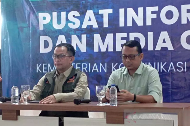 Aceh terima 10 ribu ton beras bencana dari pemerintah pusat Aceh terima 10 ribu ton beras bencana dari pemerintah pusat