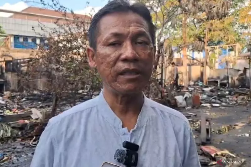 Pedagang korban kericuhan di Kalibata dapat bantuan dari Kapolda Metro Pedagang korban kericuhan di Kalibata dapat bantuan dari Kapolda Metro