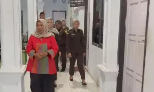 Kejari tetapkan bendahara DP3A Sarolangun sebagai tersangka kasus SPJ fiktif Kejari tetapkan bendahara DP3A Sarolangun sebagai tersangka kasus SPJ fiktif