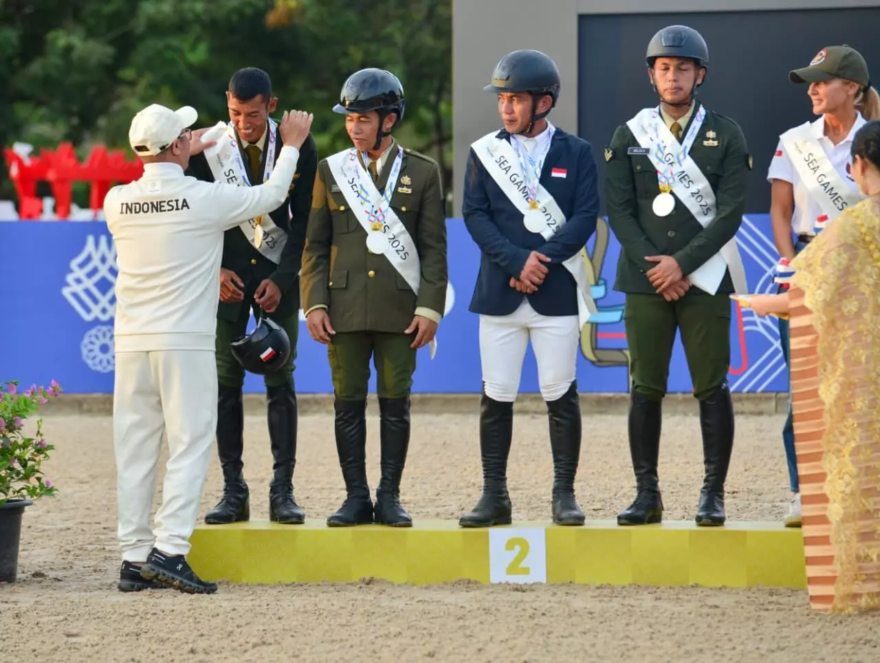 Tiga prajurit TNI sumbang medali perak cabor equestrian eventing SEA Games 2025 Tiga prajurit TNI sumbang medali perak cabor equestrian eventing SEA Games 2025