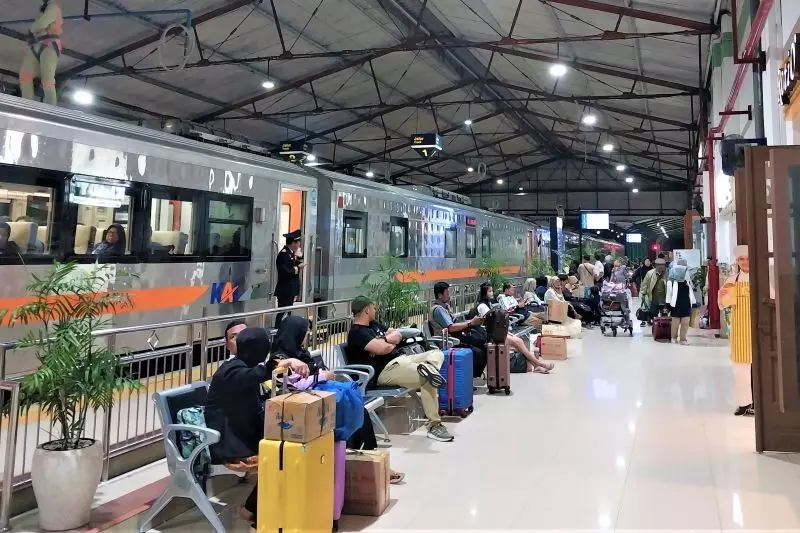 Daop 7 tambah satu rangkaian KA Brantas selama Natal-tahun baru Daop 7 tambah satu rangkaian KA Brantas selama Natal-tahun baru