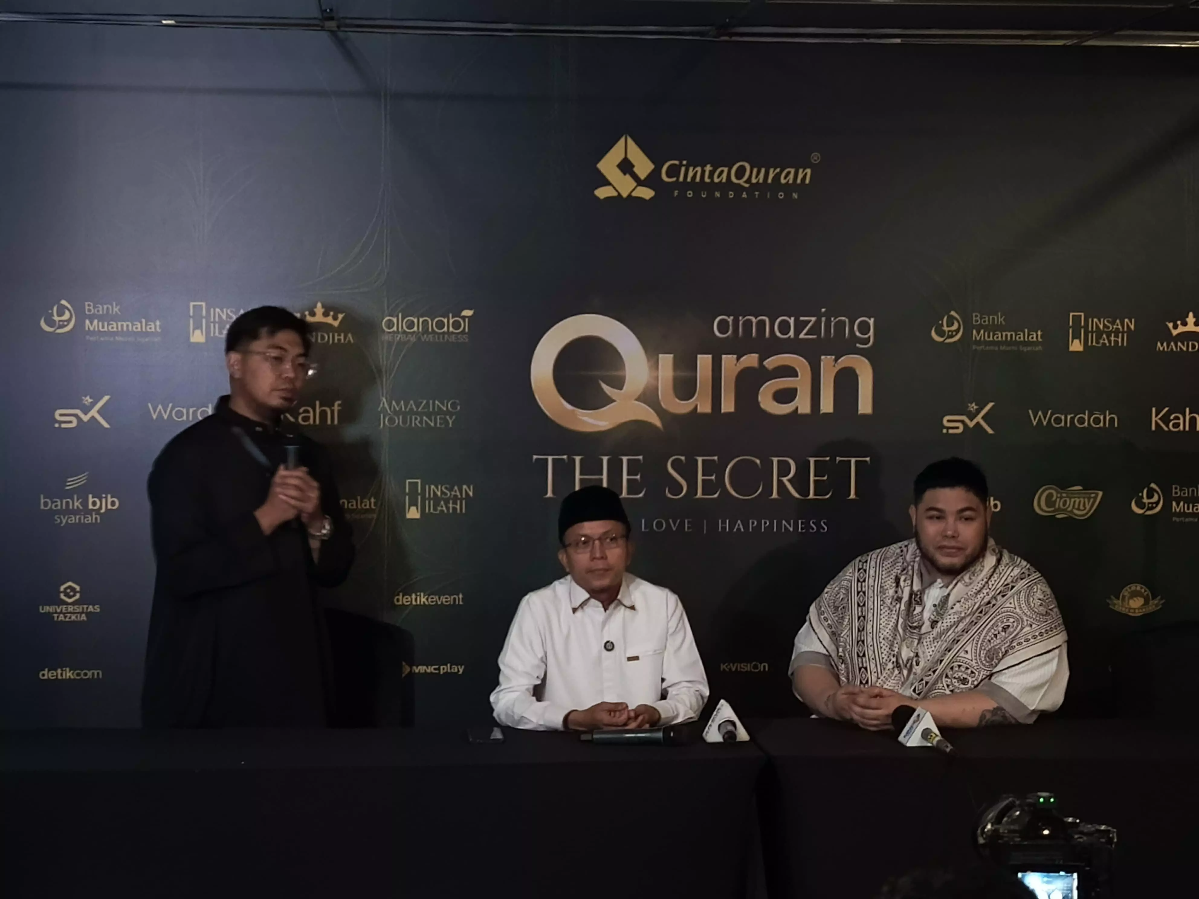 Ivan Gunawan galang donasi Masjid Yokohama lewat hijab Ivan Gunawan galang donasi Masjid Yokohama lewat hijab