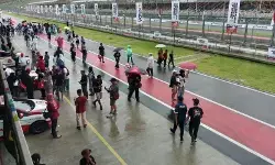 Hujan tak hentikan race MFoS di Sirkuit Mandalika