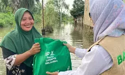 BAZNAS RI salurkan 8.100 paket bantuan sedekah konsumen Alfamart untuk korban bencana Sumatera