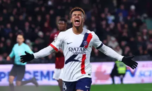 PSG kembali ke puncak klasemen setelah menang 3-2 di markas Metz PSG kembali ke puncak klasemen setelah menang 3-2 di markas Metz