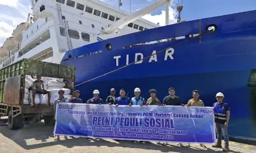 Pelni Ambon salurkan 142 koli bantuan bagi korban bencana Sumatera Pelni Ambon salurkan 142 koli bantuan bagi korban bencana Sumatera