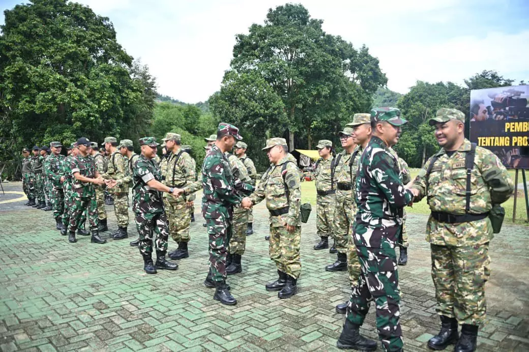 Kemhan bekali awak media prosedur darurat di daerah rawan Kemhan bekali awak media prosedur darurat di daerah rawan