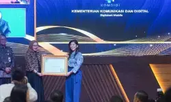 Menteri Komunikasi dan Digital raih penghargaan OPSI KIPP 2025