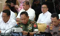 Panglima TNI kerahkan alutsista pulihkan infrastruktur rusak Sumatera Panglima TNI kerahkan alutsista pulihkan infrastruktur rusak Sumatera