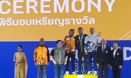 Lifter Rizki sabet emas sekaligus cetak rekor dunia di SEA Games 2025 Lifter Rizki sabet emas sekaligus cetak rekor dunia di SEA Games 2025