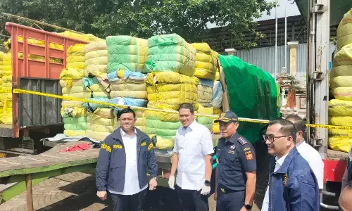 Bareskrim Polri ungkap kasus dugaan TPPU perdagangan impor pakaian bekas Bareskrim Polri ungkap kasus dugaan TPPU perdagangan impor pakaian bekas