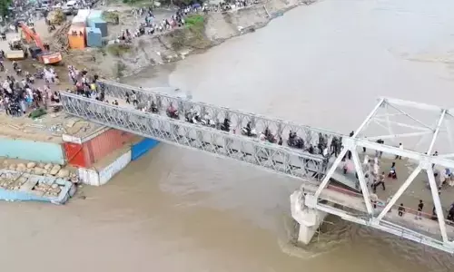 Aktivitas warga kembali normal setelah Jembatan Teupin Mane terhubung Aktivitas warga kembali normal setelah Jembatan Teupin Mane terhubung