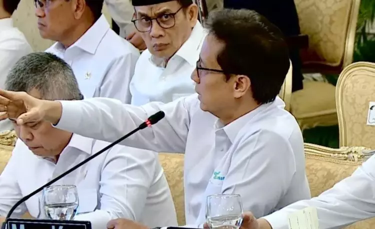 Menkes lapor Presiden 600 nakes segera diberangkatkan ke Sumatera Menkes lapor Presiden 600 nakes segera diberangkatkan ke Sumatera