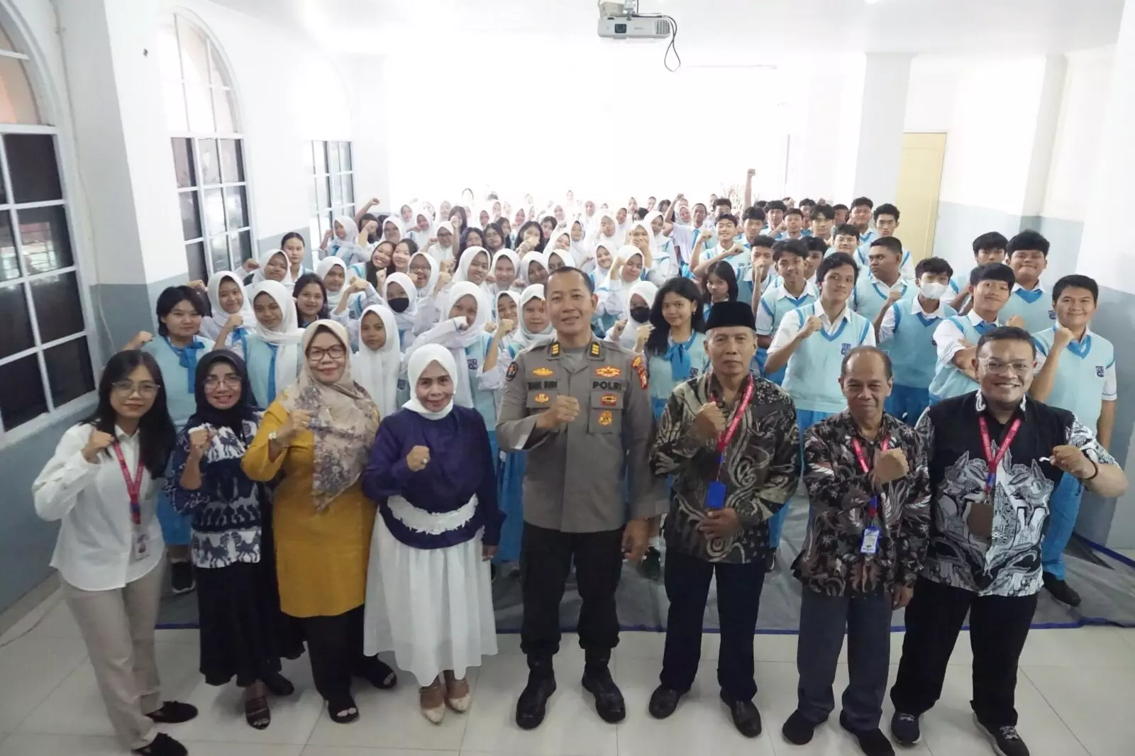 Parents Teaching Day SMA Genesis Medicare hadirkan POLRI sebagai pemateri Parents Teaching Day SMA Genesis Medicare hadirkan POLRI sebagai pemateri
