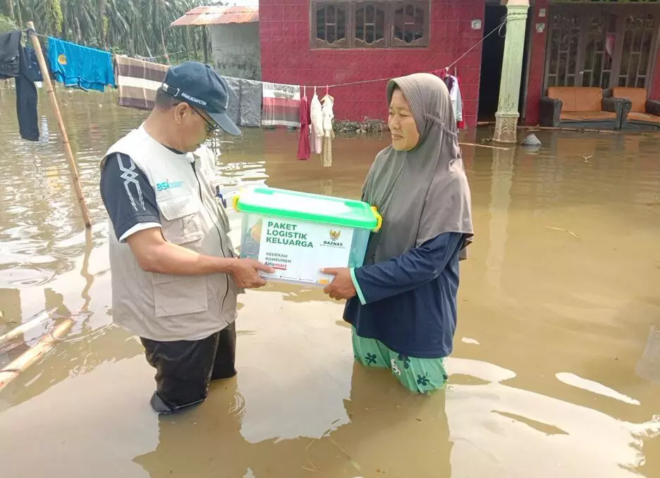 Dari sedekah konsumen Alfamidi, BAZNAS RI salurkan 1.900 paket bantuan logistik bagi penyintas bencana di Sumut Dari sedekah konsumen Alfamidi, BAZNAS RI salurkan 1.900 paket bantuan logistik bagi penyintas bencana di Sumut