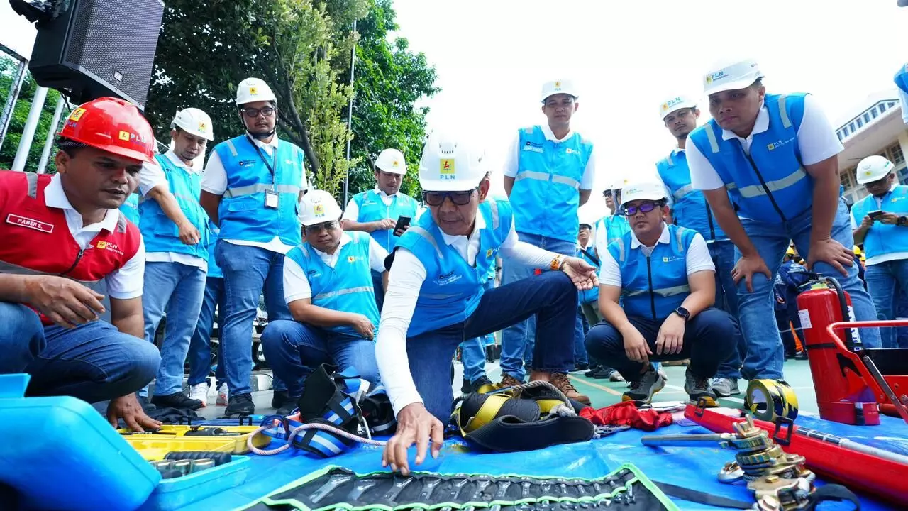 PLN Jakarta Raya siaga penuh sambut malam Natal dan Tahun Baru PLN Jakarta Raya siaga penuh sambut malam Natal dan Tahun Baru