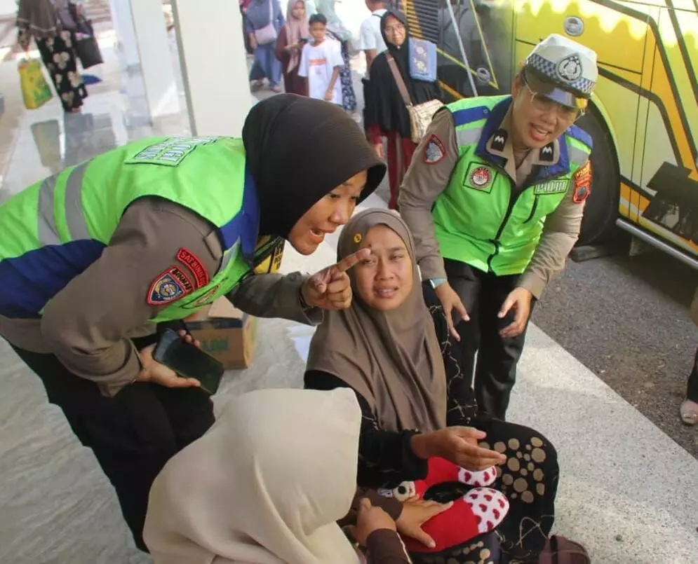 Polres Kudus terjunkan tim trauma healing untuk korban bus peziarah terguling di Tergo Polres Kudus terjunkan tim trauma healing untuk korban bus peziarah terguling di Tergo