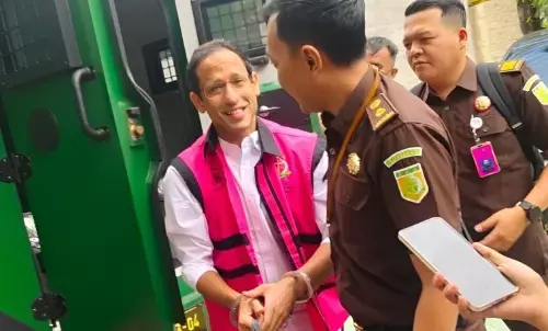 Nadiem Makarim hadapi sidang perdana kasus korupsi `laptop Chromebook` Nadiem Makarim hadapi sidang perdana kasus korupsi `laptop Chromebook`