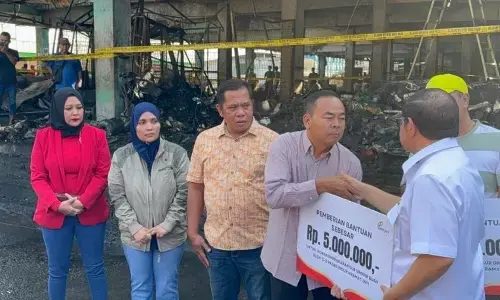 DKI beri bantuan untuk 121 pedagang korban kebakaran Pasar Kramat Jati
