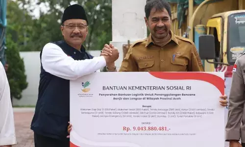 Mensos Gus Ipul serahkan bantuan logistik bencana ke Gubernur Aceh