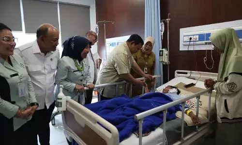 Presiden jenguk siswa dan guru korban ditabrak mobil SPPG di RSUD Koja