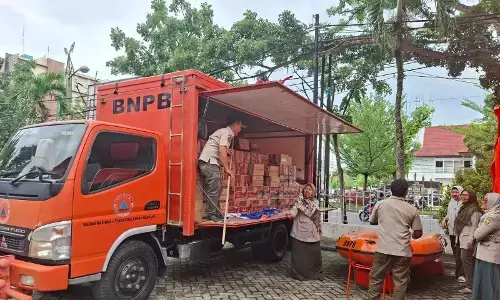 Pemprov Riau salurkan bantuan untuk korban banjir di Inderagiri Hilir Pemprov Riau salurkan bantuan untuk korban banjir di Inderagiri Hilir