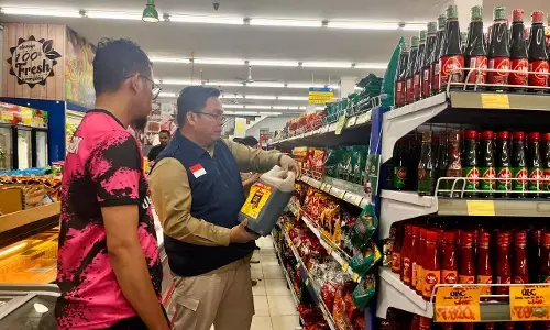 BPOM Jayapura lakukan pemeriksaan produk makan, temukan dua saran toko tidak memenuhi ketentuan di Papua BPOM Jayapura lakukan pemeriksaan produk makan, temukan dua saran toko tidak memenuhi ketentuan di Papua