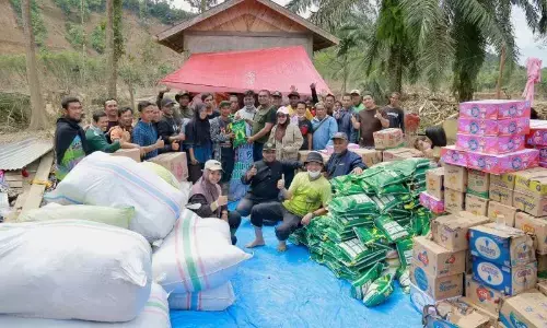 Kemenag Aceh Besar salurkan 10 ton bantuan untuk korban bencana Aceh Kemenag Aceh Besar salurkan 10 ton bantuan untuk korban bencana Aceh