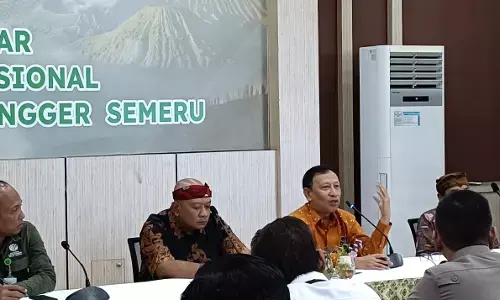 TNBTS libatkan tokoh masyarakat dan `stakeholder` sosialisasikan penutupan Bromo, Tengger dan Semeru TNBTS libatkan tokoh masyarakat dan `stakeholder` sosialisasikan penutupan Bromo, Tengger dan Semeru