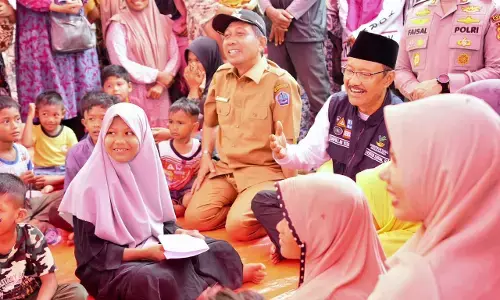 Gus Ipul tinjau layanan psikososial dan dapur umum korban banjir longsor di Pidie Jaya
