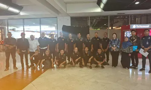 KRI Songkhla pulangkan 13 nelayan Aceh Timur dari Thailand