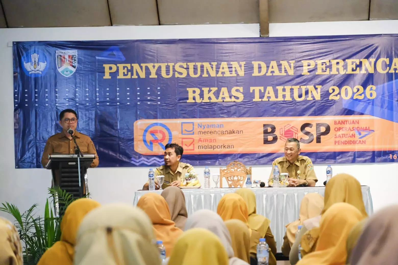 Wali Kota Magelang: Pengelolaan Dana BOS harus akuntabel dan transparan Wali Kota Magelang: Pengelolaan Dana BOS harus akuntabel dan transparan