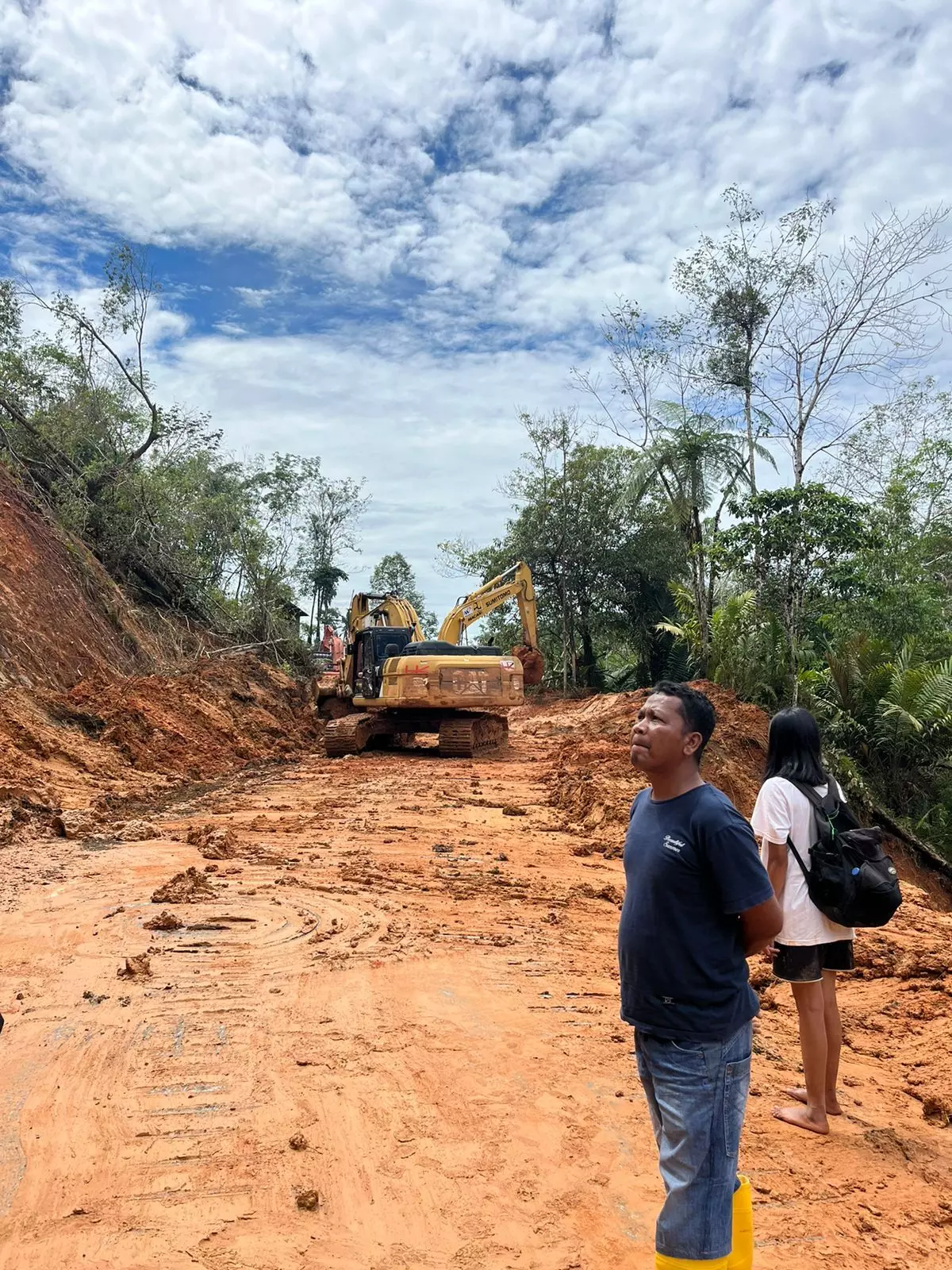 Perbaikan infrastruktur dipercepat di Tapanuli Utara, akses jalan dibuka Perbaikan infrastruktur dipercepat di Tapanuli Utara, akses jalan dibuka
