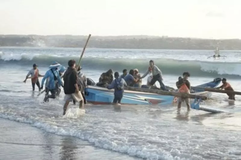 BMKG imbau waspada gelombang 2,5 meter di perairan Kalsel BMKG imbau waspada gelombang 2,5 meter di perairan Kalsel