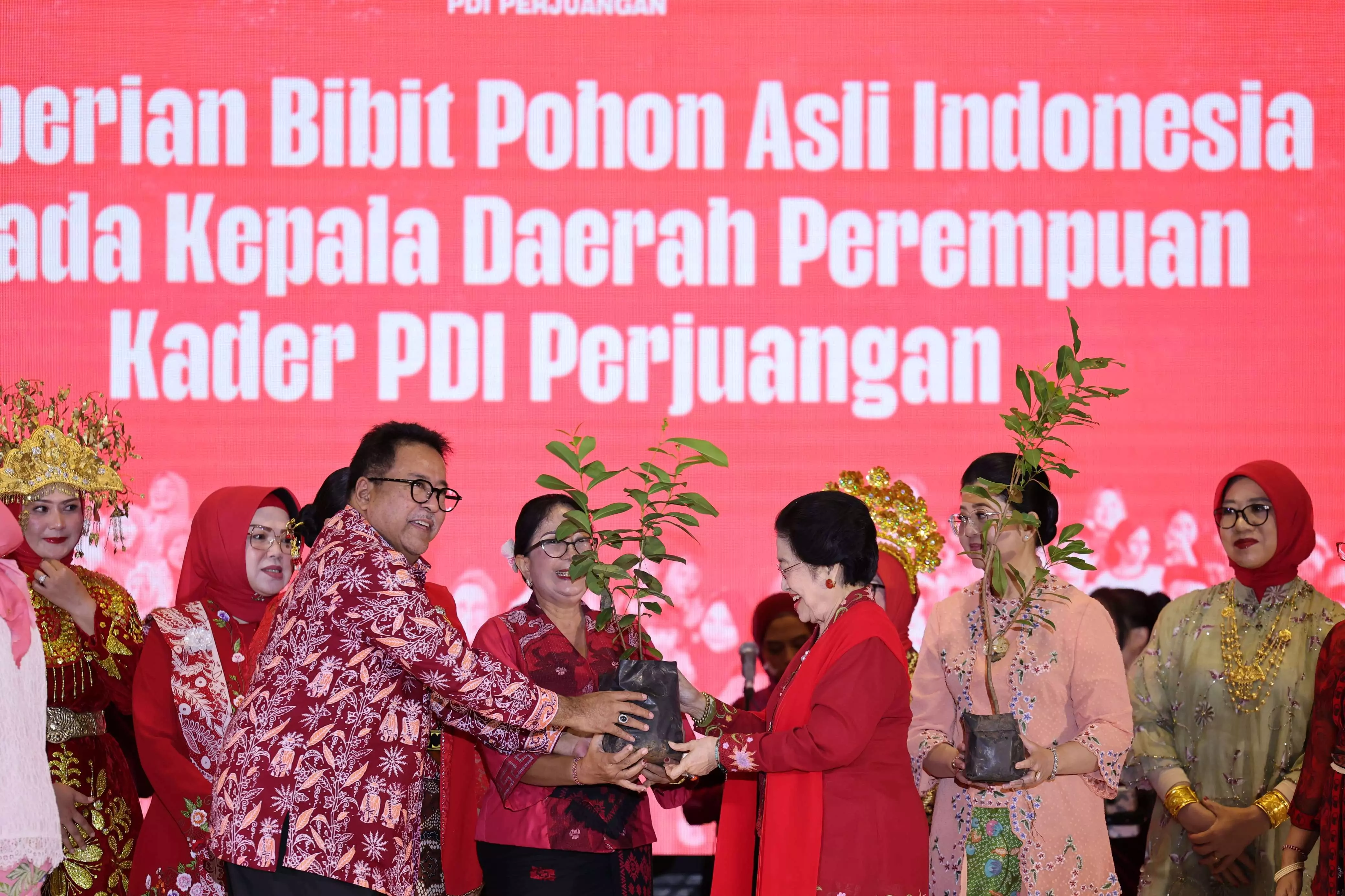 PDIP luncurkan gerakan perempuan menanam di Hari Ibu 2025 PDIP luncurkan gerakan perempuan menanam di Hari Ibu 2025