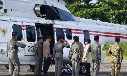 Prabowo bertolak naik heli tinjau lokasi bencana di Sumatera Barat