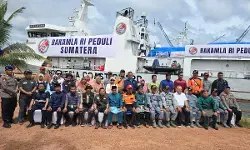 Bakamla RI berangkatkan KN. Pulau Dana-323 bawa 92,2 ton bantuan Bencana Sumatera Bakamla RI berangkatkan KN. Pulau Dana-323 bawa 92,2 ton bantuan Bencana Sumatera