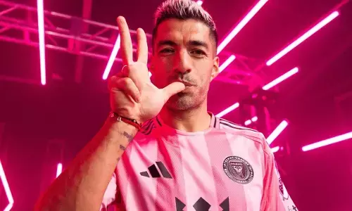 Kontrak Luis Suarez di Inter Miami diperpanjang sampai 2026 Kontrak Luis Suarez di Inter Miami diperpanjang sampai 2026
