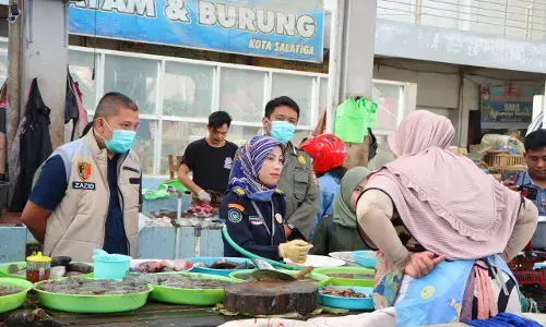 Jelang Nataru, tim gabungan temukan makanan mengandung zat berbahaya di Pasaraya Salatiga Jelang Nataru, tim gabungan temukan makanan mengandung zat berbahaya di Pasaraya Salatiga