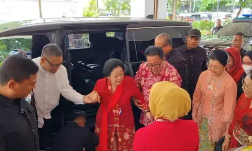 Megawati hadiri hari Ibu PDIP, luncurkan buku & gerakan tanam Megawati hadiri hari Ibu PDIP, luncurkan buku & gerakan tanam