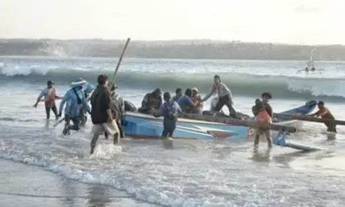 BMKG imbau waspada gelombang 2,5 meter di perairan Kalsel BMKG imbau waspada gelombang 2,5 meter di perairan Kalsel