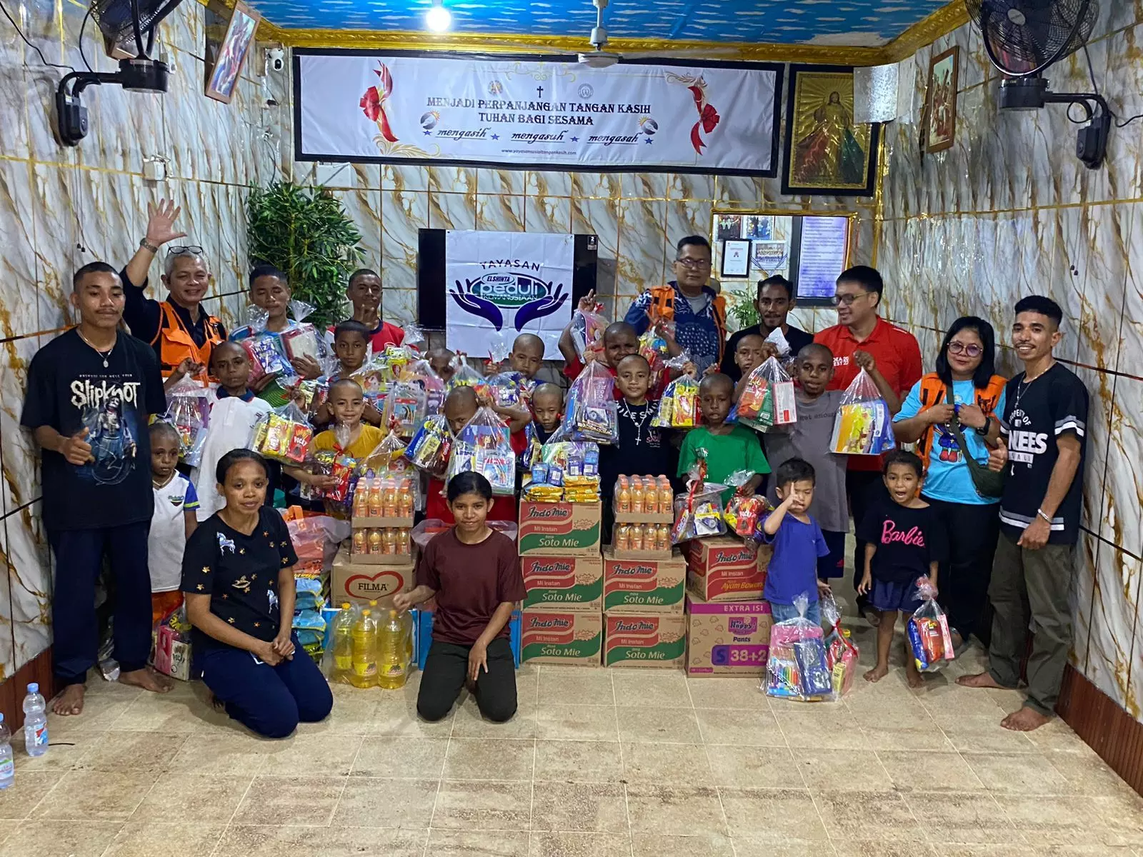 Jelang Natal, Elshinta Peduli Kemanusiaan salurkan bantuan untuk Yayasan Sosial Tangan Kasih Jelang Natal, Elshinta Peduli Kemanusiaan salurkan bantuan untuk Yayasan Sosial Tangan Kasih