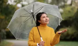 5 Tips hadapi cuaca ekstrem agar tetap aman hari Ini