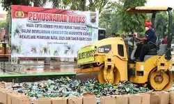 Peredaran masih tinggi, Polres Kudus musnahkan ribuan botol miras