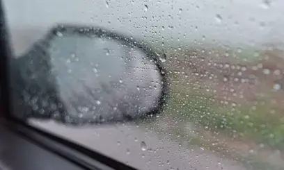 5 Trik efektif atasi kaca mobil berembun saat berkendara