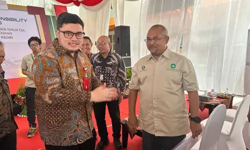 Dukung Pemkab Kediri tingkatkan kualitas SDM, The Hermawan Village berikan bantuan laptop untuk sekolah