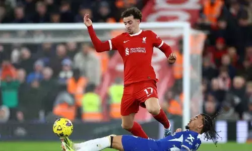 Curtis Jones ungkap Salah sudah menyampaikan permintaan maaf