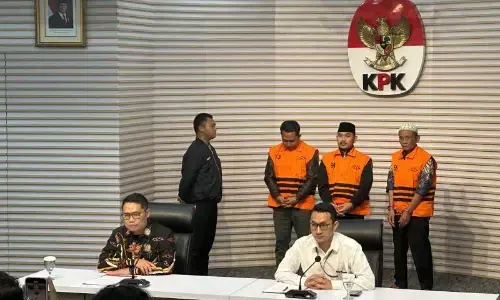 KPK tetapkan Bupati Bekasi dan ayahnya sebagai tersangka