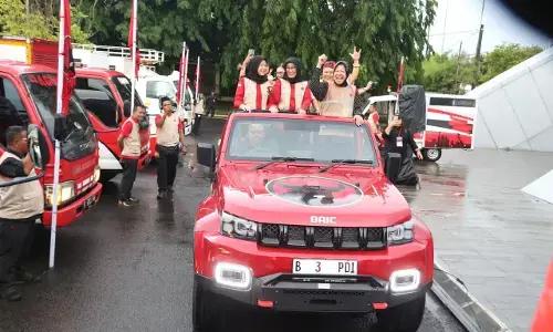 Risma apresiasi sopir ambulans yang bekerja tanpa libur Risma apresiasi sopir ambulans yang bekerja tanpa libur